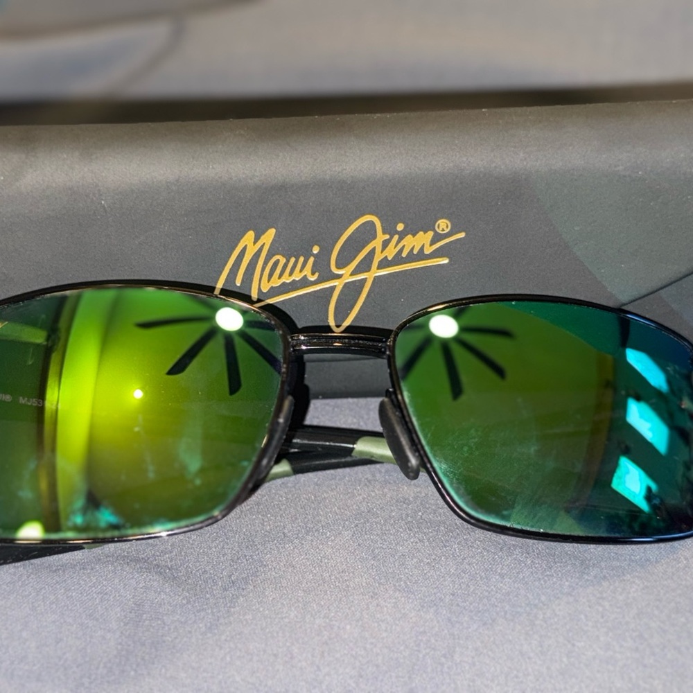 Maui Jim Black Sunglasses with Green Lenses used one season